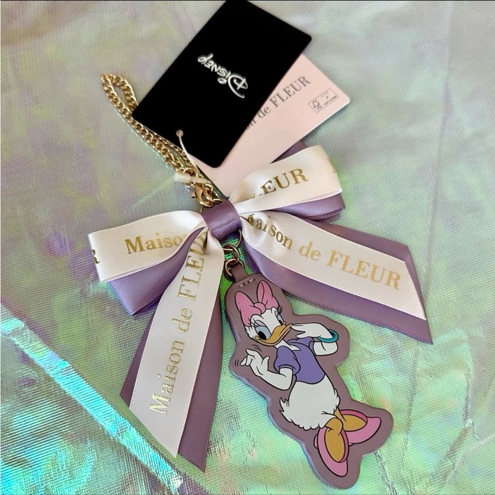 NWT Disney x Maison de FLEUR Daisy Bow Bag Charm